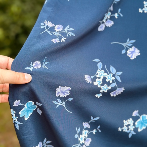 Vintage Fitted maxi floral silky dress - shoestring straps - made in Canada - 9 - Picture 5 of 6